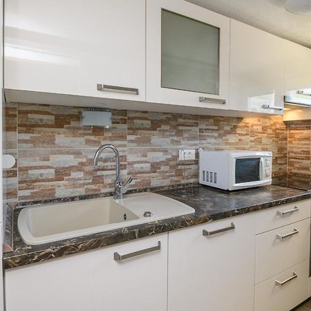 Apartment Mario - Veliki Stan Za Odmor - Terasa- Vrt - Bazen - Pogled More, Izoliran Orašac Eksteriør billede