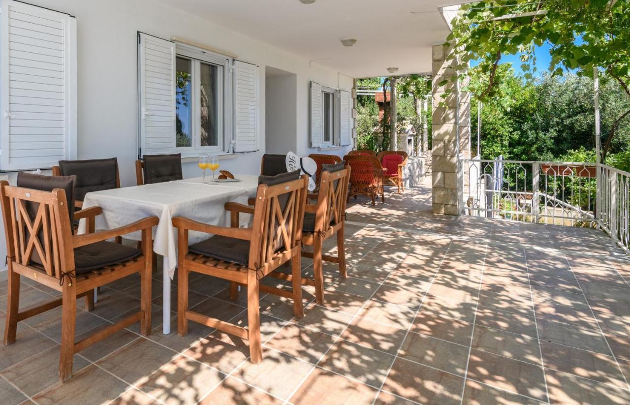 Apartment Mario - Veliki Stan Za Odmor - Terasa- Vrt - Bazen - Pogled More, Izoliran Orašac Eksteriør billede